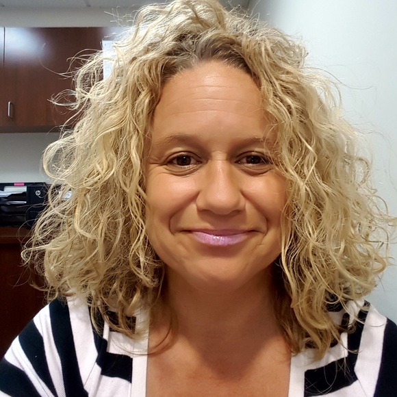 Meet your Posher, Lisa - Picture 1 of 1